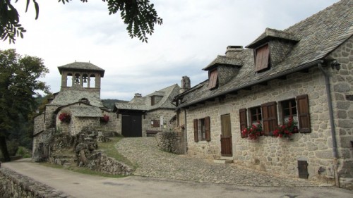 Randonnée en Aveyron : le village de Bez Bédène Randonnée en Aveyron : le village de Bez Bédène