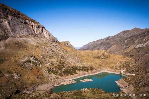 Randonnée en boucle autour du lac des Gloriettes dans les Pyrénées Randonnée en boucle autour du lac des Gloriettes dans les Pyrénées