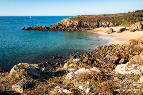 Randonnée sur l'île d'Yeu depuis la baie de la Pipe Randonnée sur l'île d'Yeu depuis la baie de la Pipe