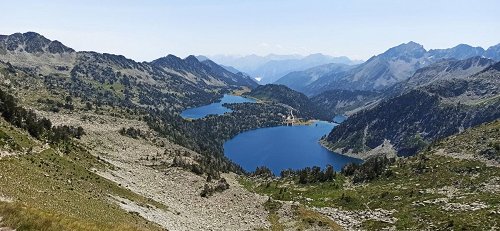 D'un rivage à l'autre : Ma traversée des Pyrénées D'un rivage à l'autre : Ma traversée des Pyrénées