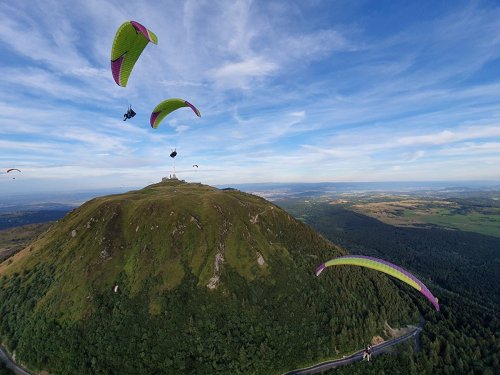 Découvrir l'Auvergne en parapente Découvrir l'Auvergne en parapente