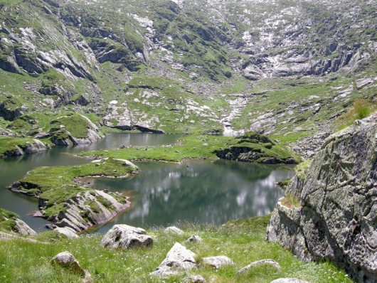 Étang de la Hillette et étang d'Alet par le Cirque de Cagateille Étang de la Hillette et étang d'Alet par le Cirque de Cagateille