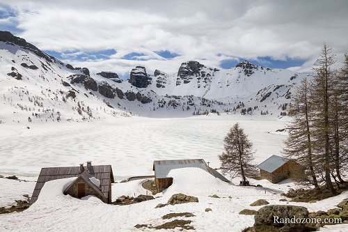 Randonnée pédestre au lac d'Allos Randonnée pédestre au lac d'Allos