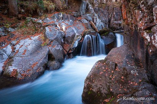 Cascades dans les Pyrénées Cascades dans les Pyrénées