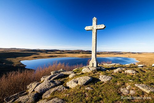 A la découverte des 4 lacs les plus connus d'Aubrac A la découverte des 4 lacs les plus connus d'Aubrac