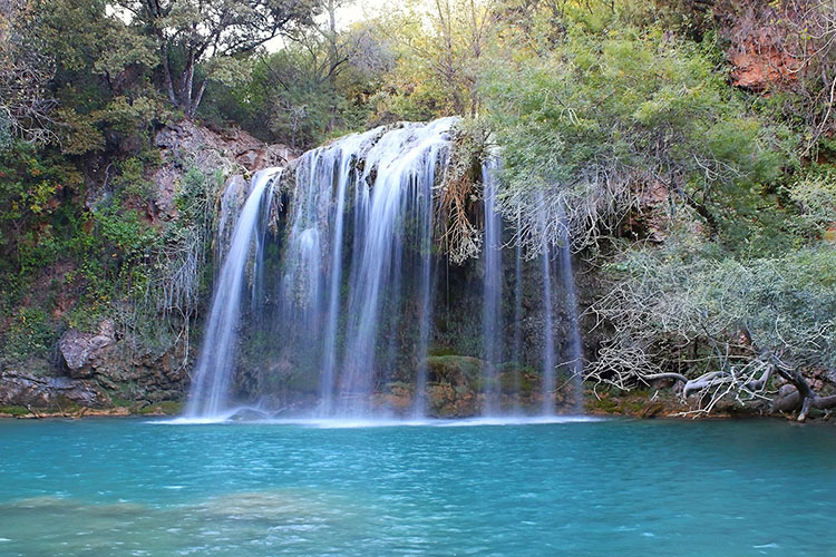 Sillans la Cascade