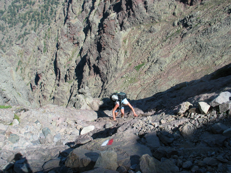 Descente dans le cirque de la Solitude Descente dans le cirque de la Solitude