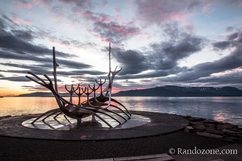 Sólfar : voyageur du soleil à Reykjavik Sólfar : voyageur du soleil à Reykjavik