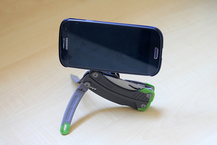 Le couteau en position mini trépied