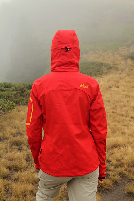 Test de la veste de randonnée Jack Wolfskin Impulse Jacket dans les Pyrénées Jack Wolfskin Impulse Jacket