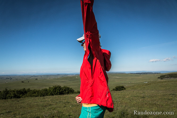 Test de la veste Gore-Tex Norrona Falketind Aérations sous les bras de la veste Gore-Tex Norrona Falketind