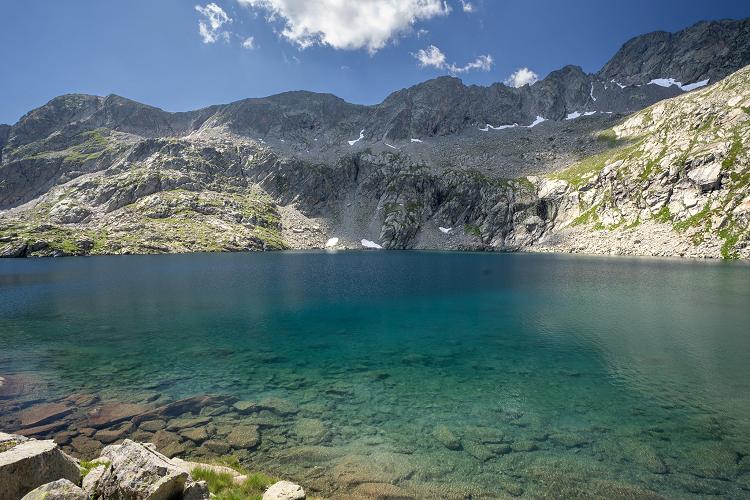 Un des lac d'Estibe Aute en montant au pic (Photot : Vincent Foucault) Un des lac d'Estibe Aute en montant au pic (Photot : Vincent Foucault)