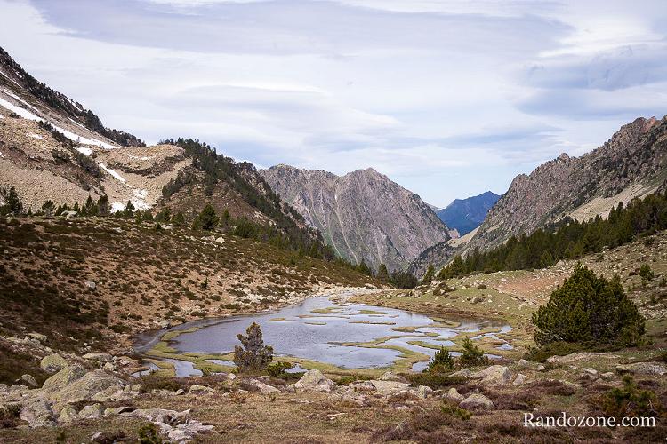 Plan d'eau mais ce n'est pas vraiment un lac Plan d'eau mais ce n'est pas vraiment un lac