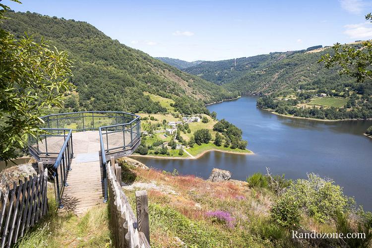 Le promontoire du Fajol et sa vue sur les gorges de la Truyère Le promontoire du Fajol et sa vue sur les gorges de la Truyère