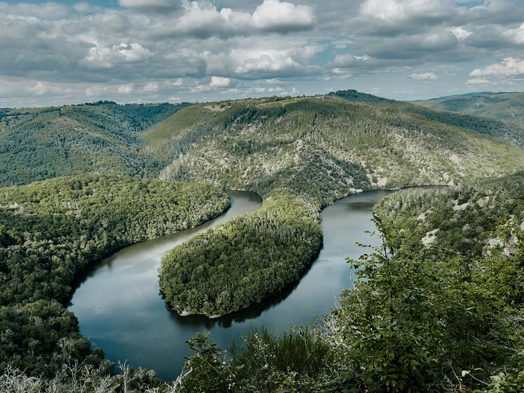Méandre de Queuille en Auvergne Méandre de Queuille en Auvergne