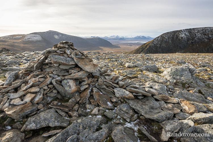 Nous sommes arrivés sur le premier plateau Nous sommes arrivés sur le premier plateau