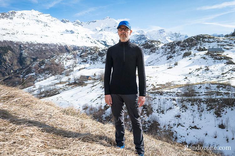 Test du tee-shirt Icebreaker Merino 260 avec col haut, zip et manches longues Test du tee-shirt Icebreaker Merino 260 avec col haut, zip et manches longues