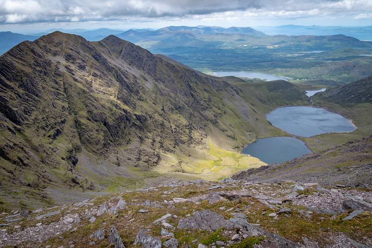 Vue depuis le sommet de Carrauntoohil Vue depuis le sommet de Carrauntoohil