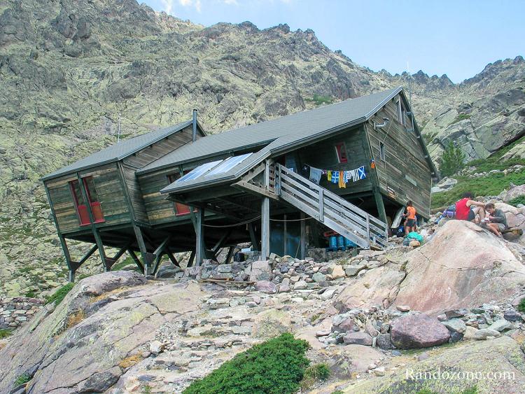 Nous arrivons au refuge de Tighjettu Nous arrivons au refuge de Tighjettu