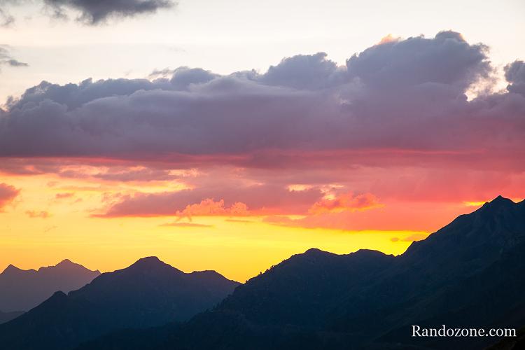 Coucher du soleil dans les Pyrénées Coucher du soleil dans les Pyrénées