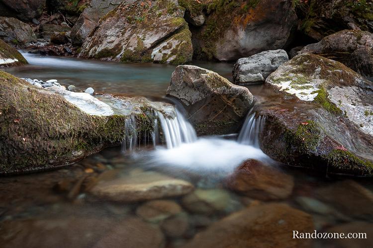 Petite cascade en pose longue avec trépied Petite cascade en pose longue avec trépied