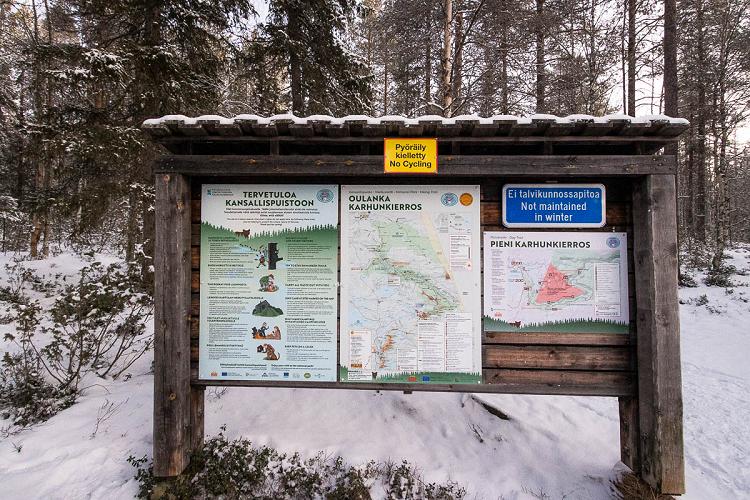 Panneau Pieni Karhunkierros au départ de la randonnée Panneau Pieni Karhunkierros au départ de la randonnée