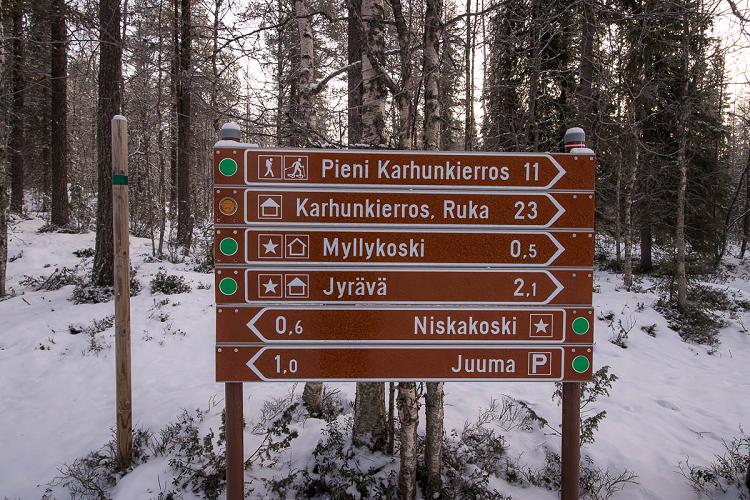 Le sentier du Pieni Karhunkierros est bien balisé tout au long du parcours Le sentier du Pieni Karhunkierros est bien balisé tout au long du parcours