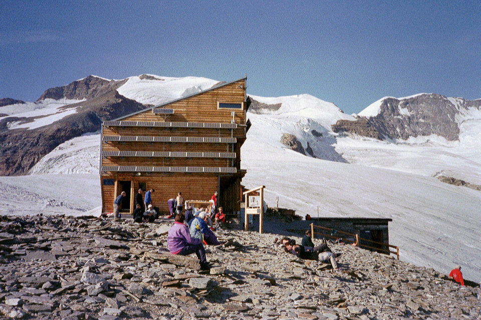 Refuge Quintino Sella 3585 m Refuge Quintino Sella 3585 m