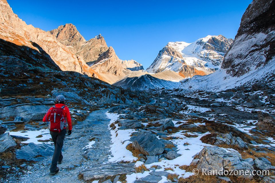 Le lac est juste au bout du chemin Le lac est juste au bout du chemin