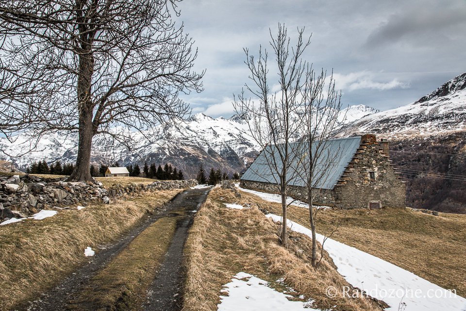 Le chemin des granges de Saugué Le chemin des granges de Saugué