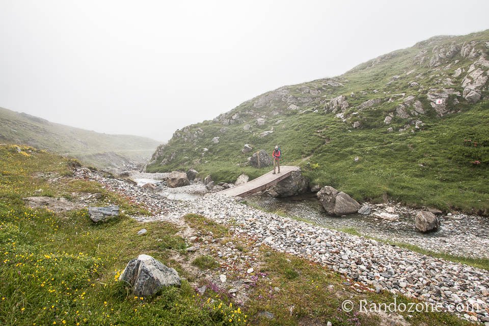 Le pont à côté duquel on se gare Le pont à côté duquel on se gare