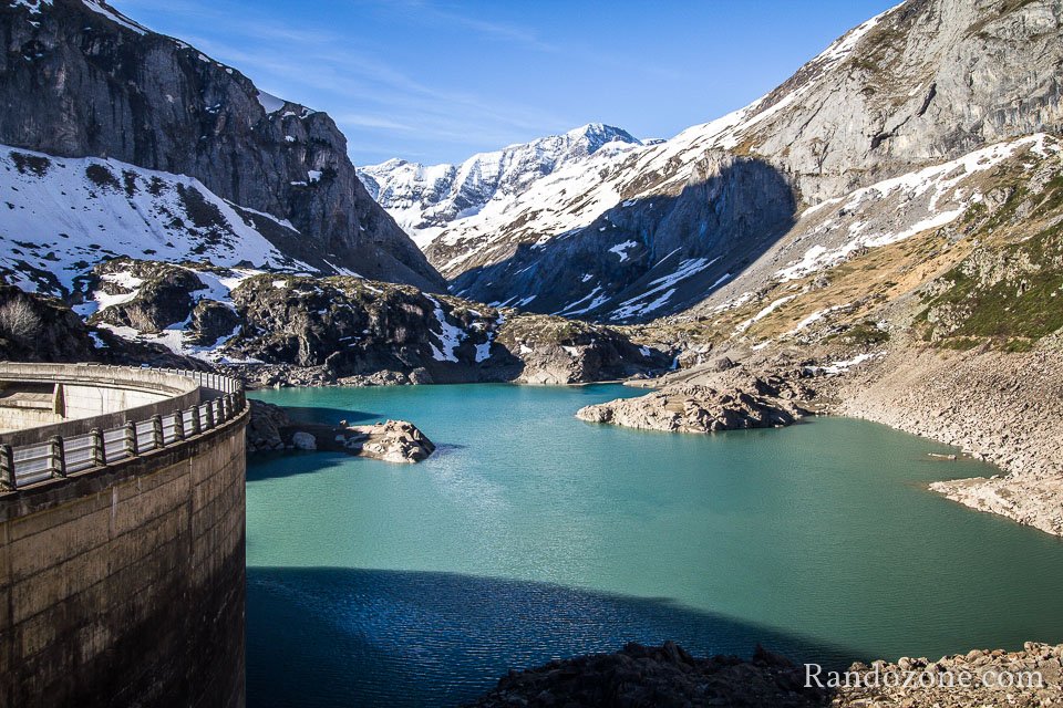 Lac des Gloriettes et cirque d'Estaubé en arrière plan Lac des Gloriettes et cirque d'Estaubé en arrière plan