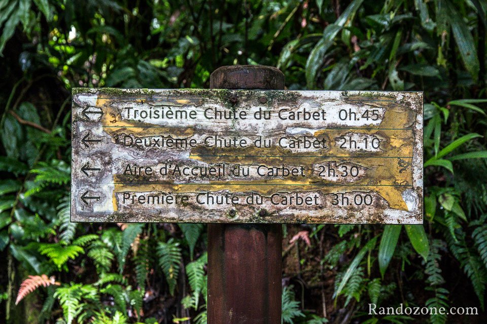 Des panneaux en très mauvais état Des panneaux en très mauvais état