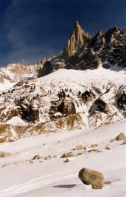 France : Paysage lors de la descente à skis de la mer de Glace France : Paysage lors de la descente à skis de la mer de Glace
