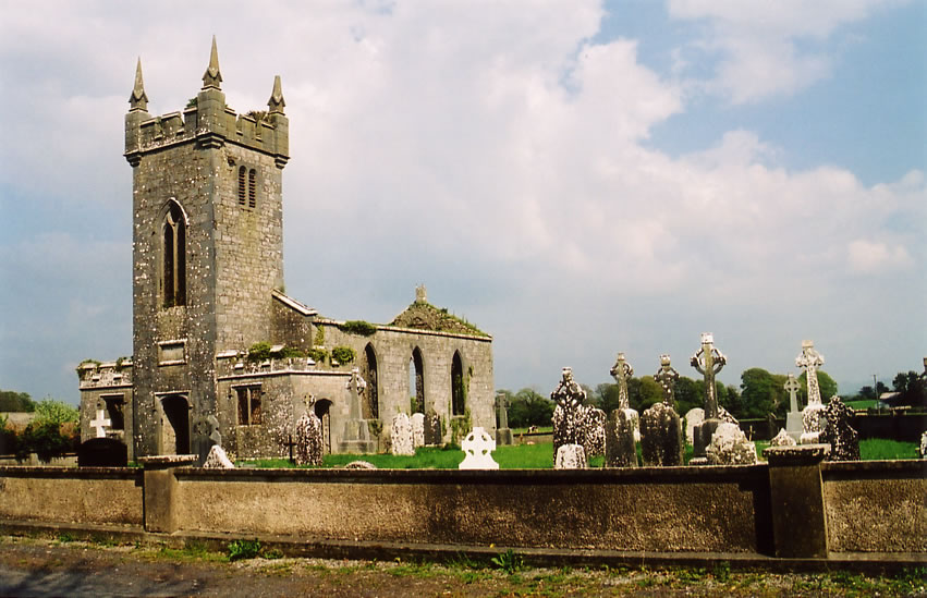 Irlande : Eglise et son cimetierre Irlande : Eglise et son cimetierre
