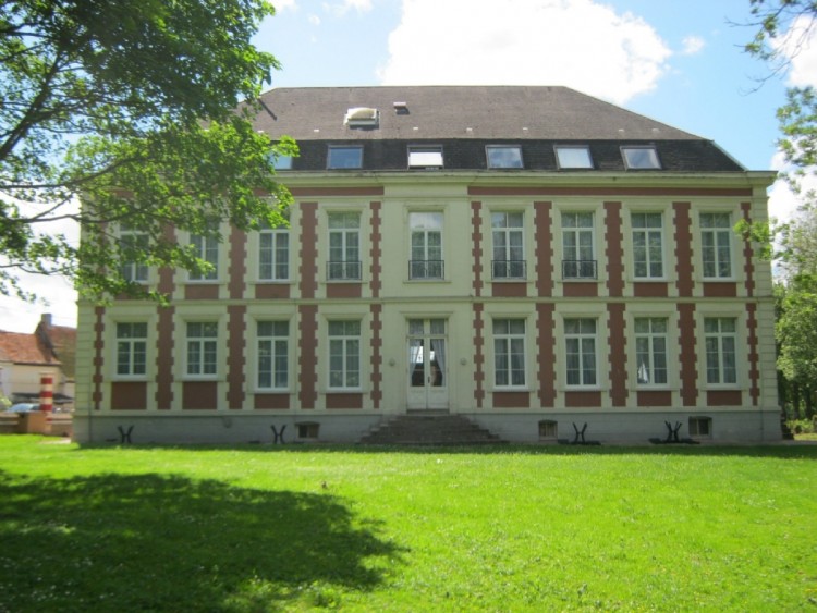 Château de Moulin le Comte Château de Moulin le Comte